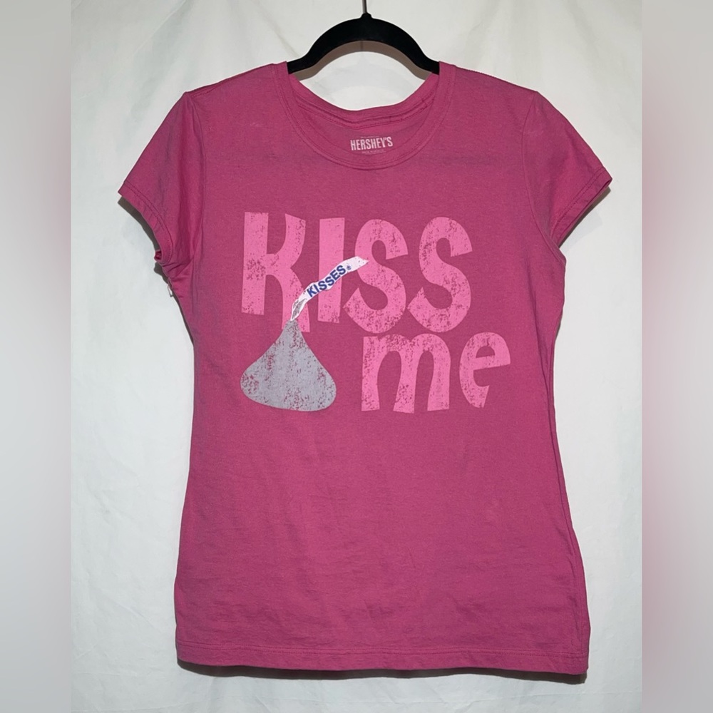 Hersheys Kiss - bright pink “Kiss Me” baby tee. Juniors/ladies extra large.